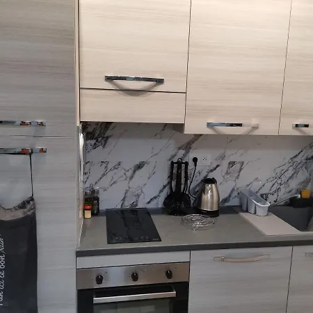 Coquet 2 Pieces Entierement Renove Et Climatise Appartement *