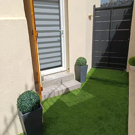 Coquet 2 Pièces Entièrement Rénové Et Climatisé Cannes