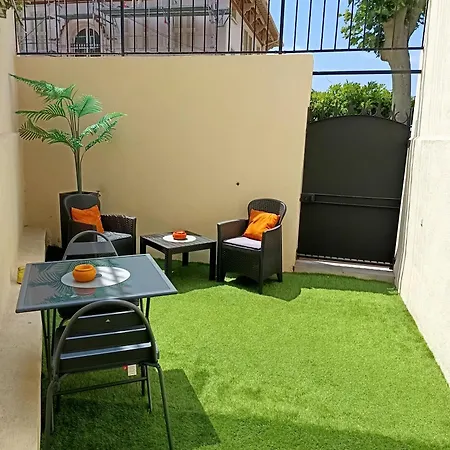 Coquet 2 Pieces Entierement Renove Et Climatise