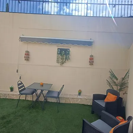 Coquet 2 Pieces Entierement Renove Et Climatise *