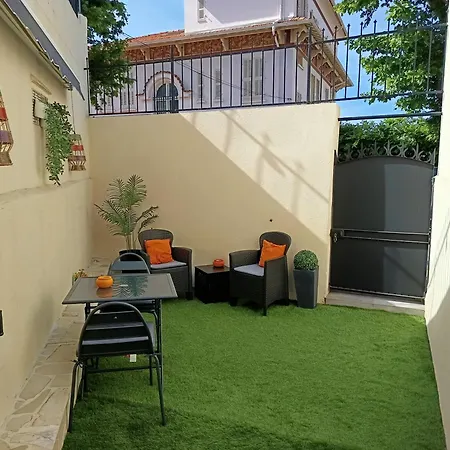 Coquet 2 Pieces Entierement Renove Et Climatise *